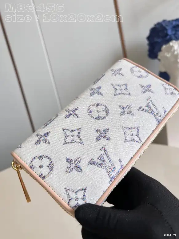 Cheap cm WALLET-10*20*2 VUITTON LOUIS ZIPPY 0527